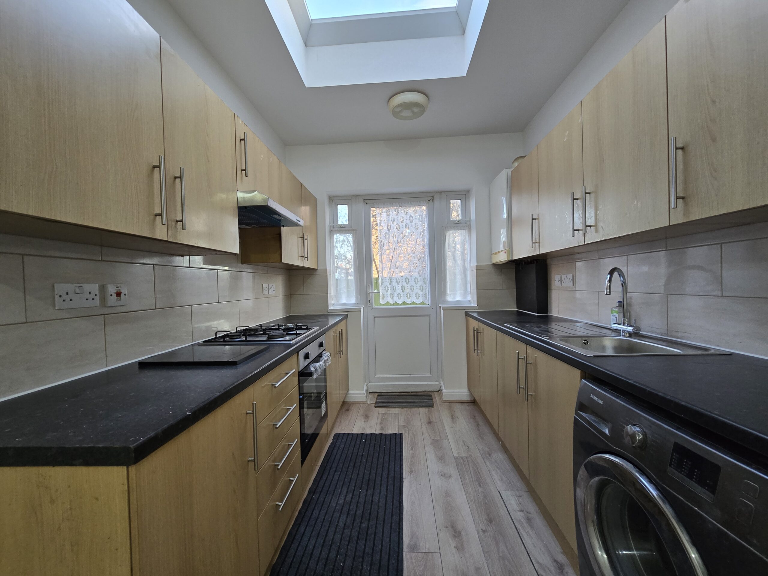 Mitcham Lane, Streatham Common